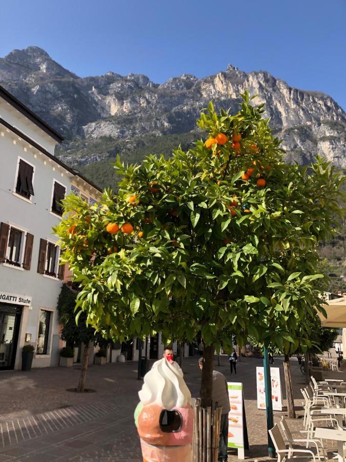 North Lake Riva Apartment, Steps From The Garda Lake Exterior photo