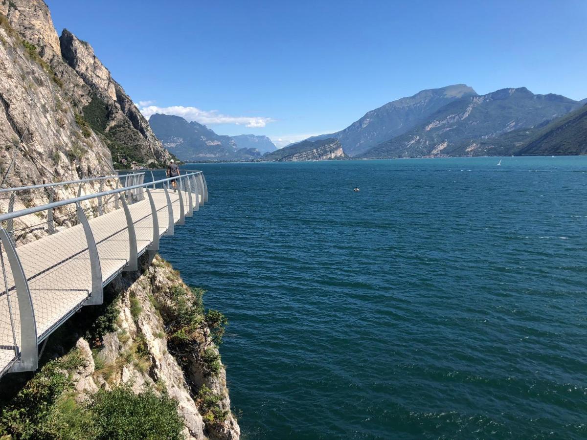 North Lake Riva Apartment, Steps From The Garda Lake Exterior photo