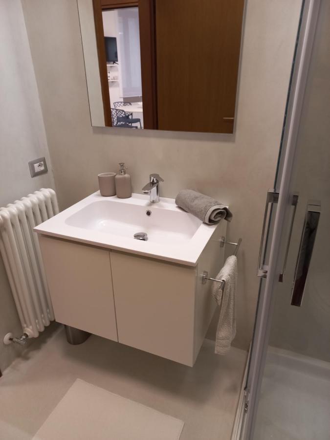 North Lake Riva Apartment, Steps From The Garda Lake Exterior photo